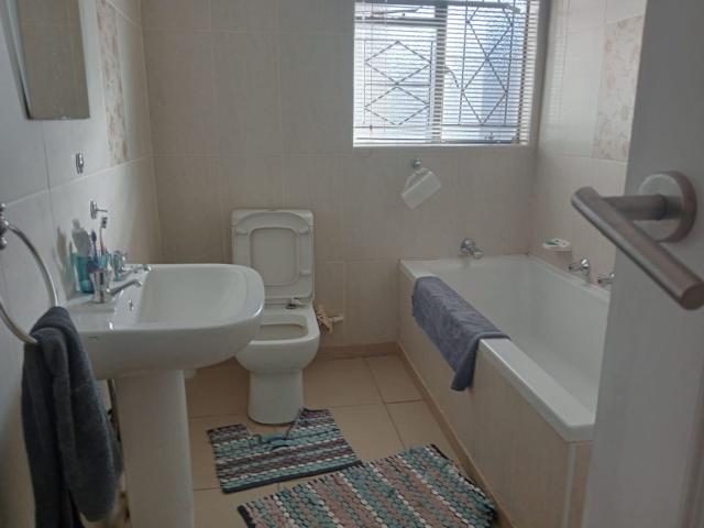4 Bedroom House For Sale in Riebeeckstad