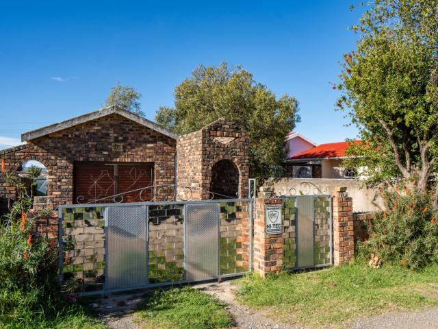 4 Bedroom House For Sale in Rini