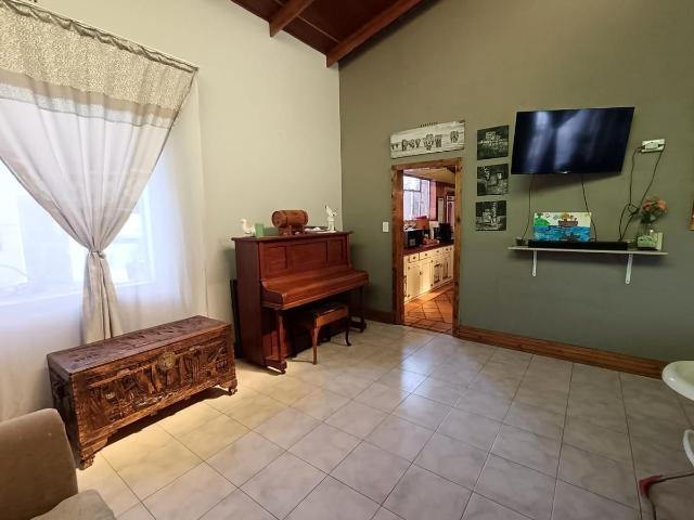 4 Bedroom house for sale in Risiville, Vereeniging