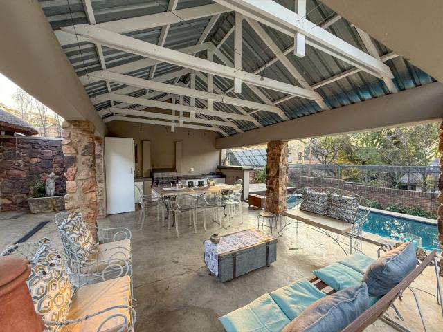 4 Bedroom House For Sale in Waterkloof