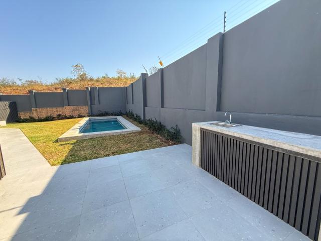 4 Bedroom House For Sale in Waterkloof Ridge