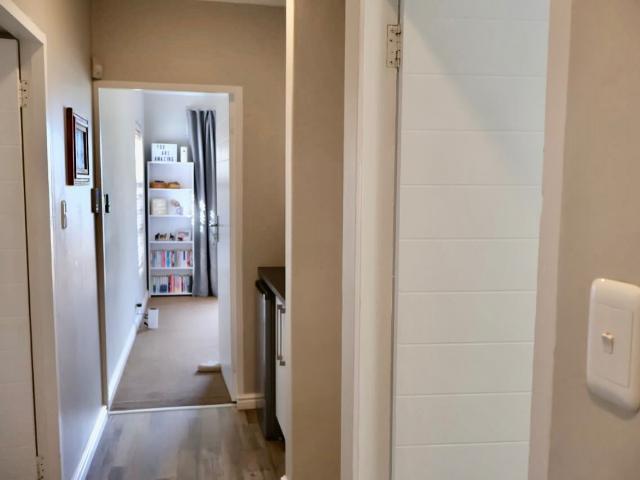 4 Bedroom House For Sale in Wavecrest