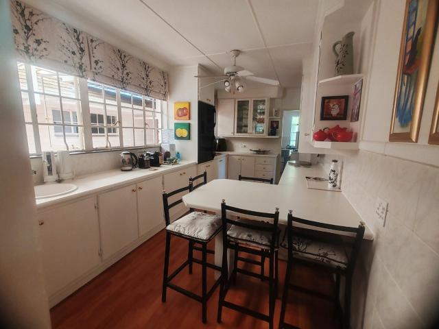 4 Bedroom House For Sale in Waverley