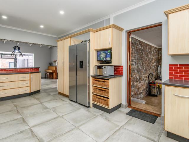 4 Bedroom House For Sale in Walmer Heights
