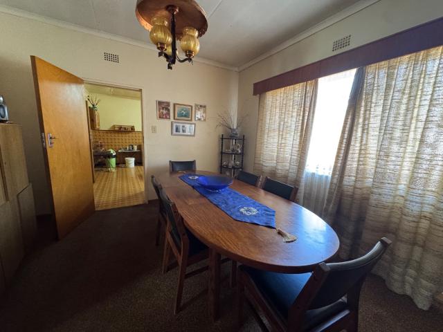 4 Bedroom House For Sale in Warrenton