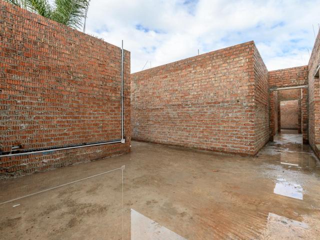 4 Bedroom House For Sale in Weybridge Park