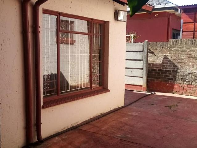 4 Bedroom house for sale in Wentworth Park, Krugersdorp