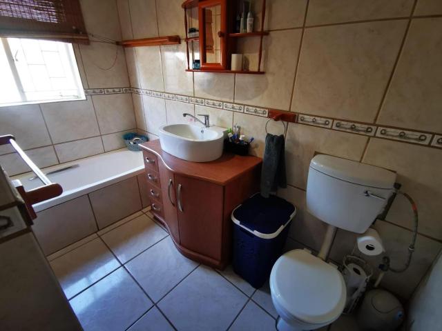 4 Bedroom House For Sale in West Acres