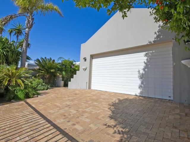 4 Bedroom House For Sale in West Beach