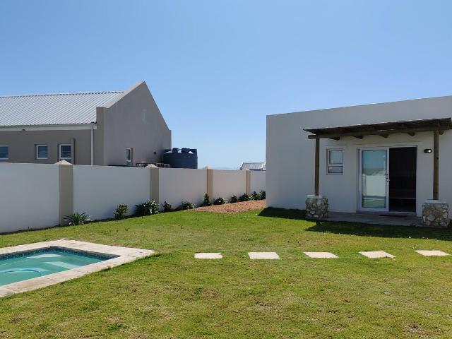 4 Bedroom house for sale in Witsand