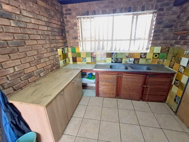 4 Bedroom House For Sale in Wierda Park