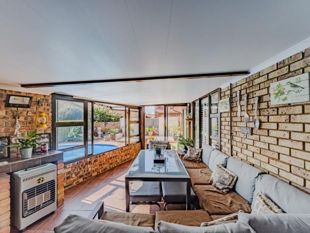 4 Bedroom House For Sale in Wierdaglen Estate