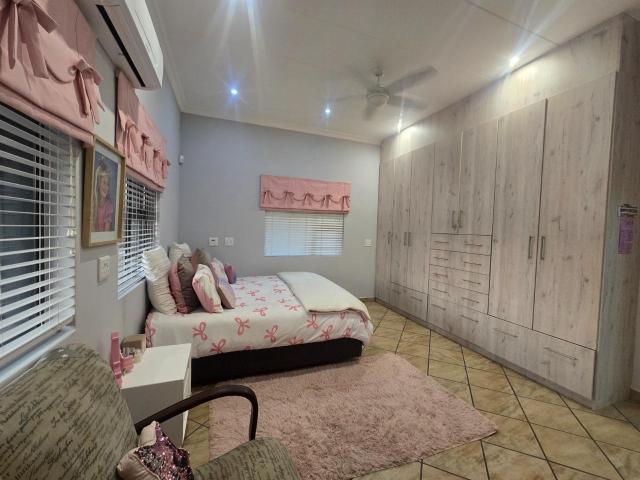 4 Bedroom House For Sale in Wigwam