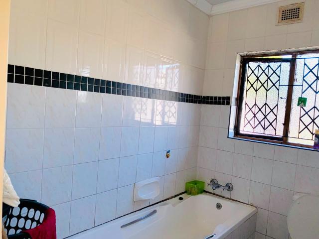 4 Bedroom House For Sale in Wild en Weide