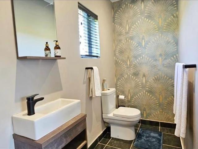 4 Bedroom House For Sale in Wilderness Central