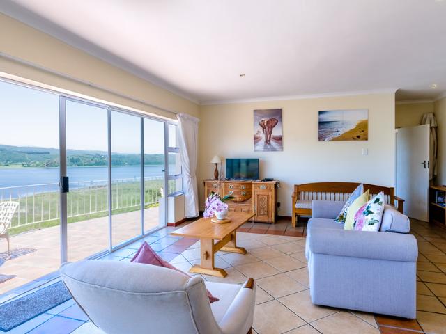 4 Bedroom House For Sale in Wilderness Central