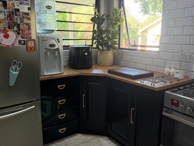 4 Bedroom House For Sale in Wilkoppies