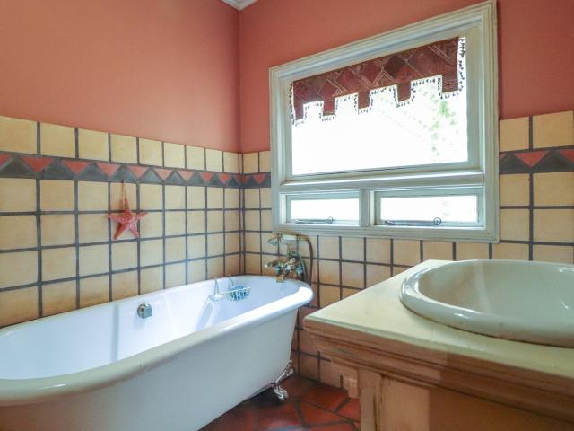 4 Bedroom House For Sale in Wilkoppies