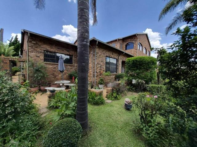 4 Bedroom House For Sale in Winchester Hills