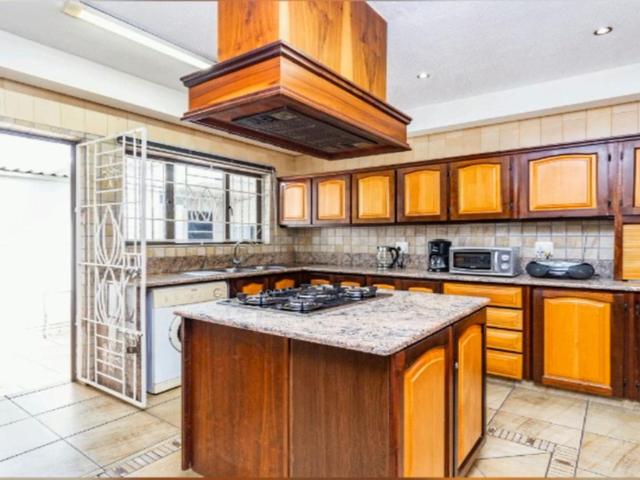 4 Bedroom house for sale in Wyebank, Kloof