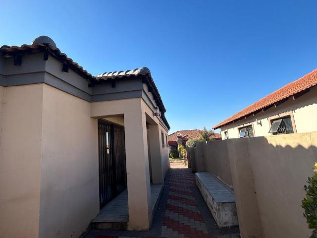 4 Bedroom house for sale in The Orchards, Akasia