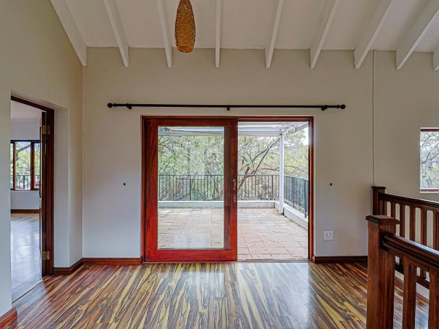 4 Bedroom House For Sale in The Coves