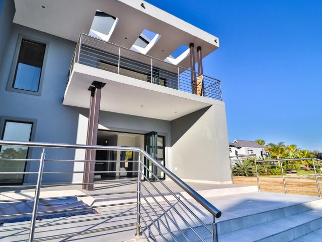 4 Bedroom House For Sale in The Islands Estates