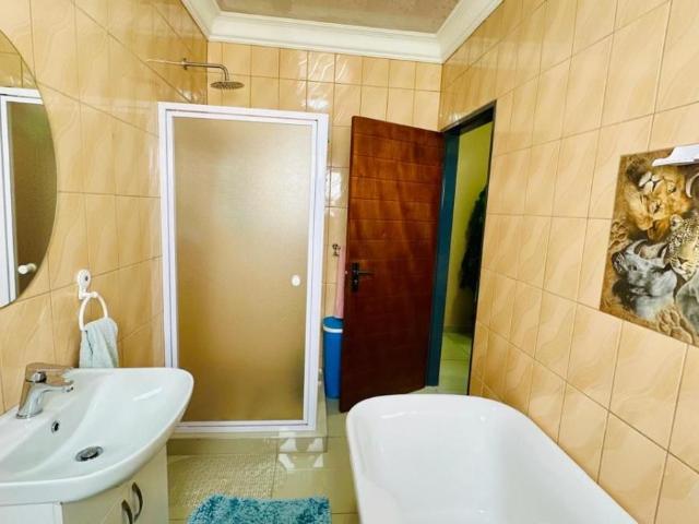 4 Bedroom house for sale in Theresapark, Akasia