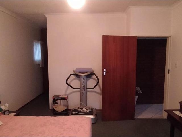 4 Bedroom house for sale in Theresapark, Akasia