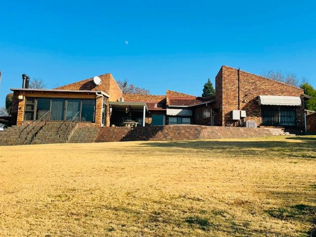 4 Bedroom House For Sale in Three Rivers East