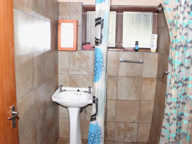 4 Bedroom House For Sale in Trafalgar
