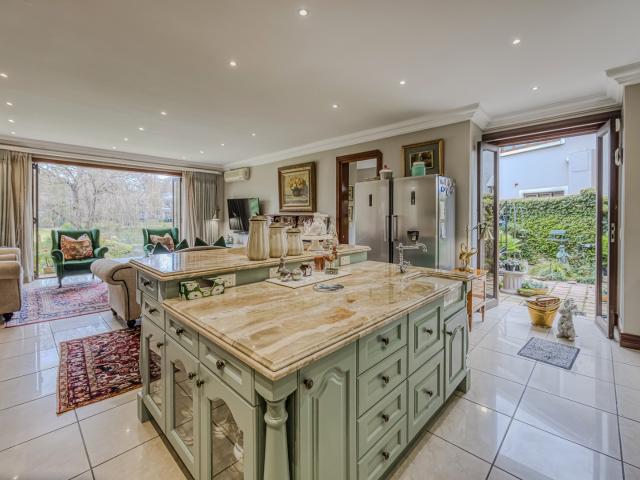 4 Bedroom House For Sale in Tres Jolie