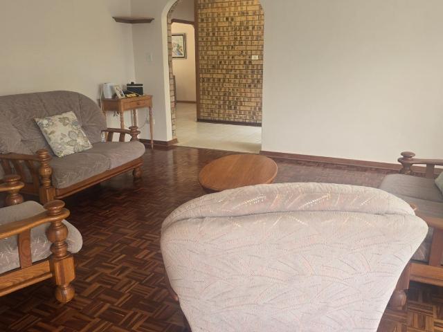 4 Bedroom House For Sale in Umtentweni