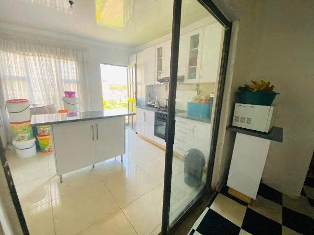 4 Bedroom House For Sale in Umgababa South