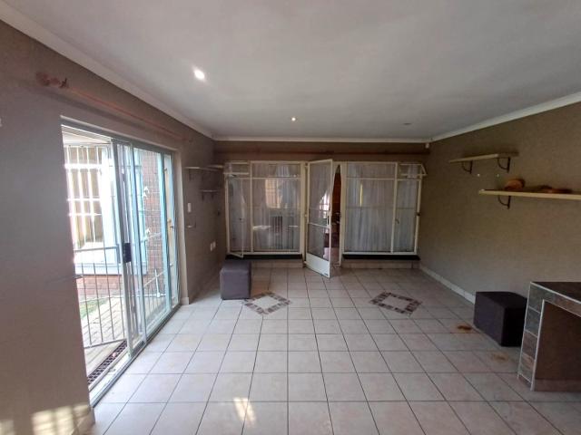 4 Bedroom House For Sale in Universitas