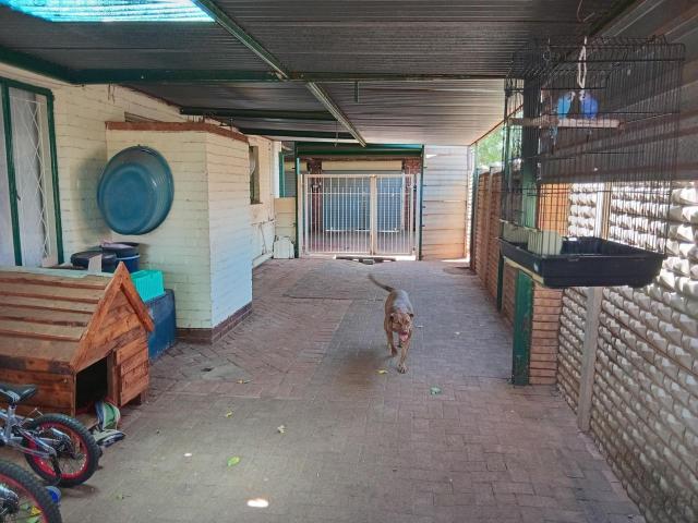 4 Bedroom house for sale in Universitas, Bloemfontein