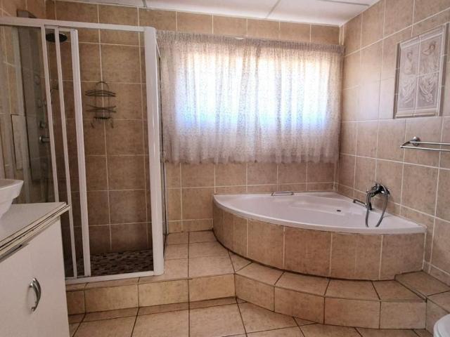 4 Bedroom house for sale in Universitas Ridge, Bloemfontein