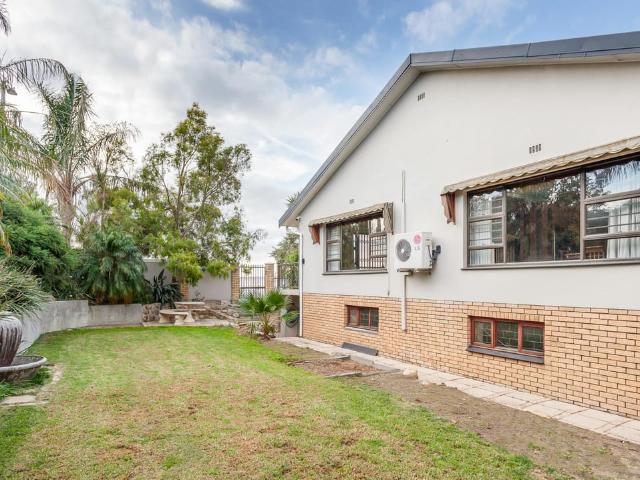 4 Bedroom house for sale in Uitsig, Wellington