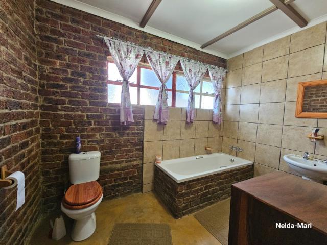 4 Bedroom House For Sale in Vaal Marina