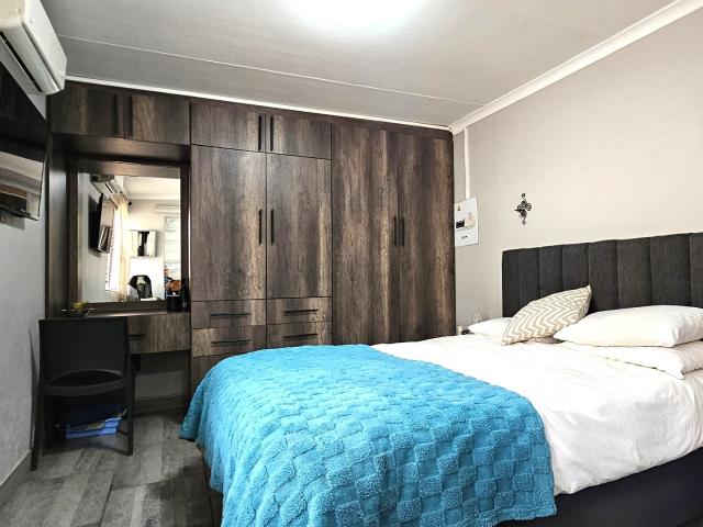 4 Bedroom House For Sale in Vaal Marina