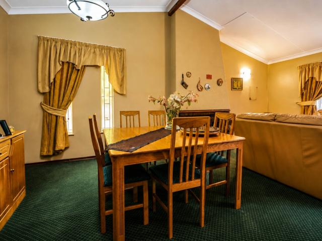 4 Bedroom House For Sale in Valhalla