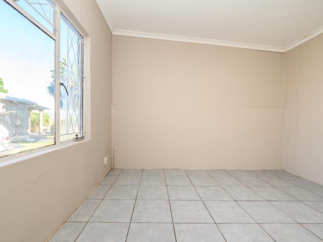 4 Bedroom House For Sale in Van Riebeeck Hoogte