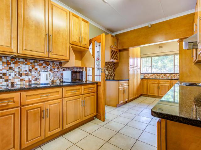 4 Bedroom House For Sale in Van Riebeeck Park