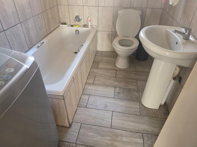 4 Bedroom House For Sale in Van Riebeeck Park