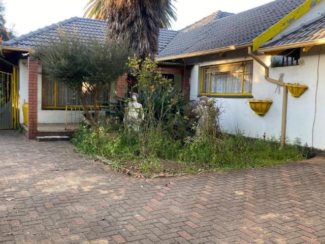 4 Bedroom house for sale in Vanderbijlpark CE 2