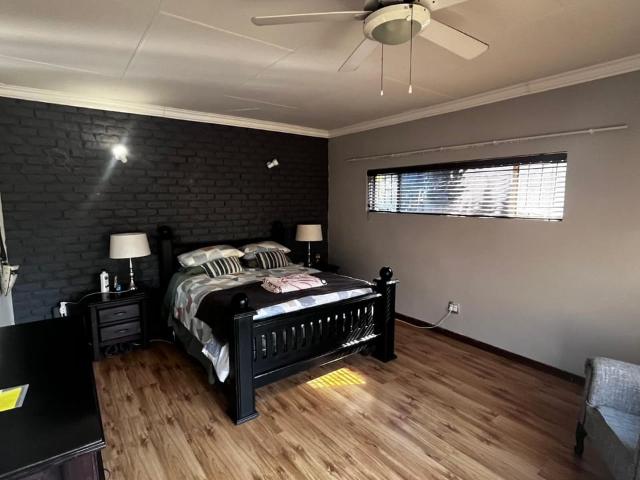 4 Bedroom house for sale in Vanderbijlpark SE 3
