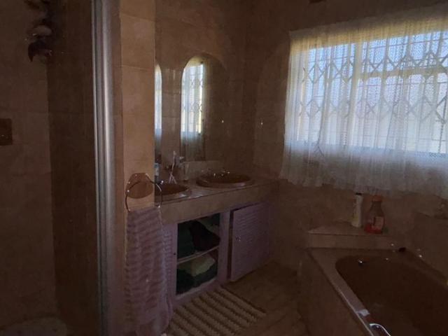 4 Bedroom house for sale in Vanderbijlpark SE 3