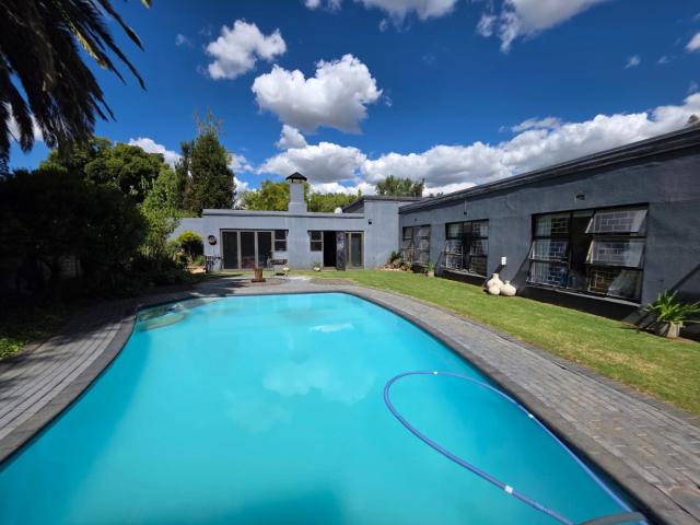 4 Bedroom House For Sale in Vanderbijlpark SW 2