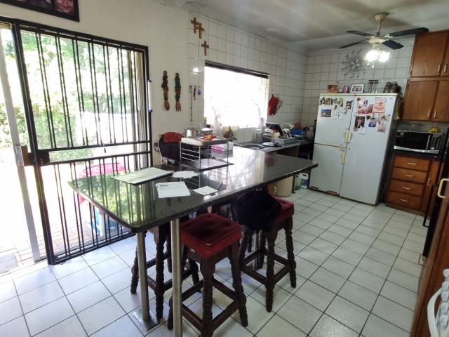 4 Bedroom House For Sale in Verwoerdpark
