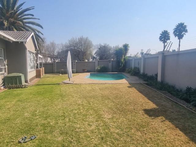 4 Bedroom House For Sale in Verwoerdpark